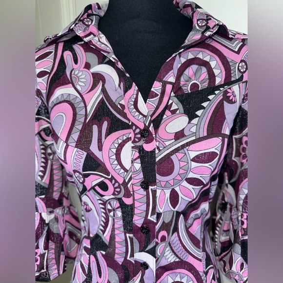 VINTAGE INC Women's Pink and Black Patterned Button Down Top - Picture 4 of 10